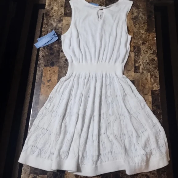 NWT Simply Vera- Vera Wang white fit and flare dress - Picture 5 of 9